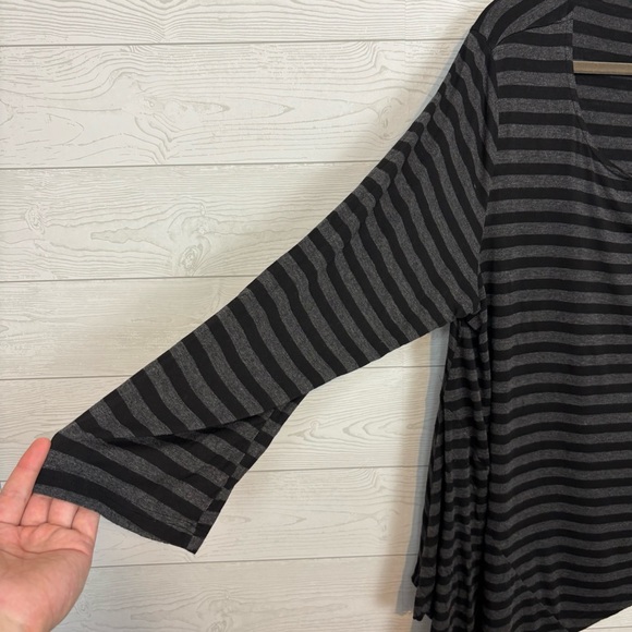 Bryn Walker Stripe Black/Gray Viscose Blend Long Sleeve Blouse Size XL - Picture 2 of 7